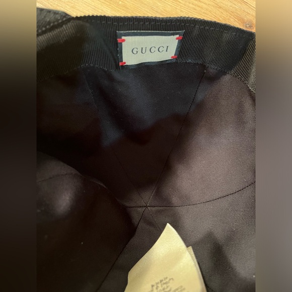 Gucci Authentic GG Baseball Cap with Green and Red Lines on the Sides - Picture 8 of 11